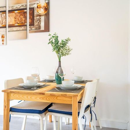 Mulberry Garden Villa โคเวนทรี ภายนอก รูปภาพ