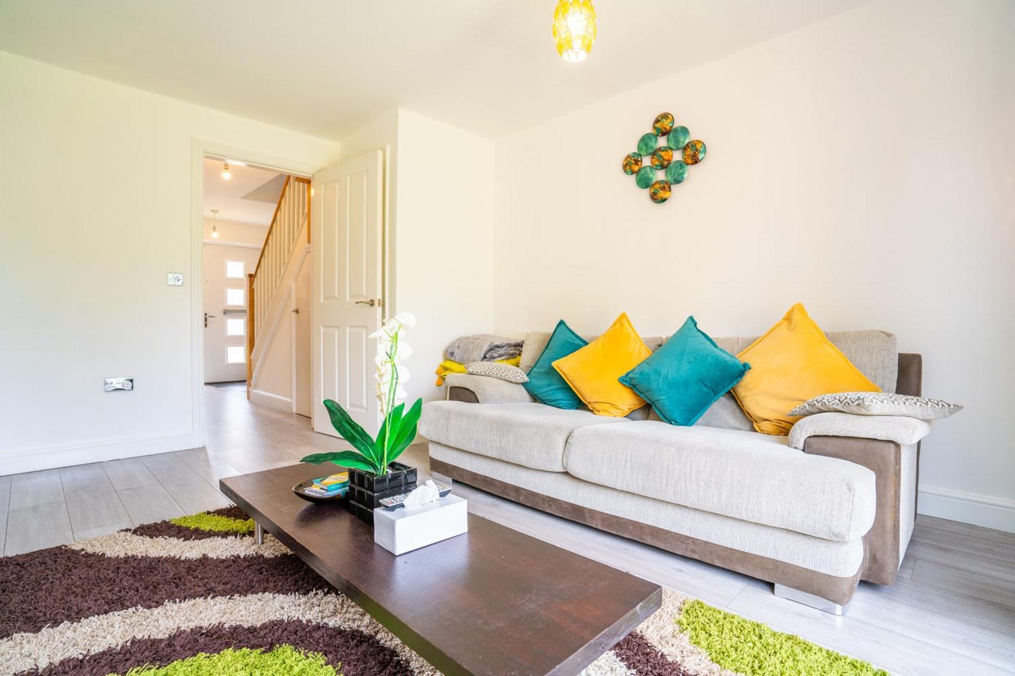 Mulberry Garden Villa โคเวนทรี ภายนอก รูปภาพ